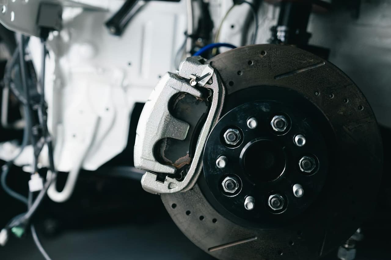 Aluminijske felge na automobilu u odličnom stanju